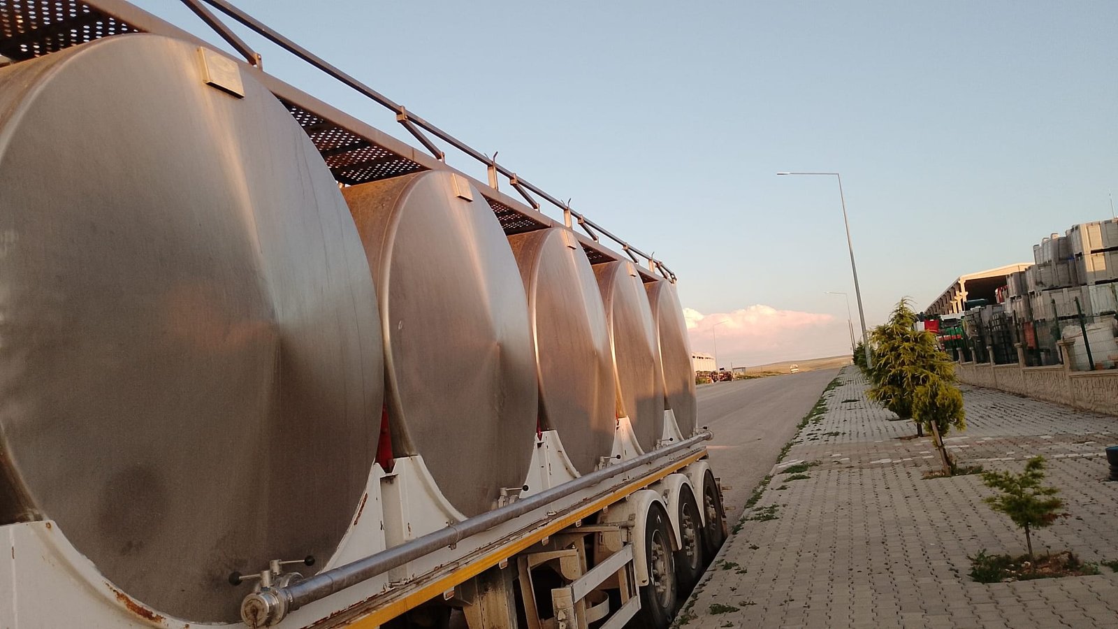SÜT TOPLAMA ARAÇLARIMIZ — 4